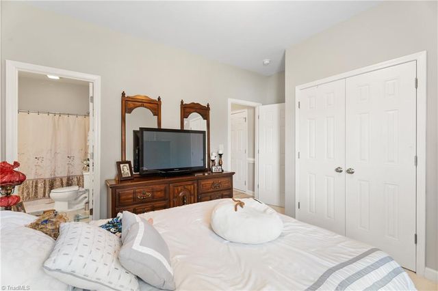 304 Pelican Lane, Clemmons, NC 27012
