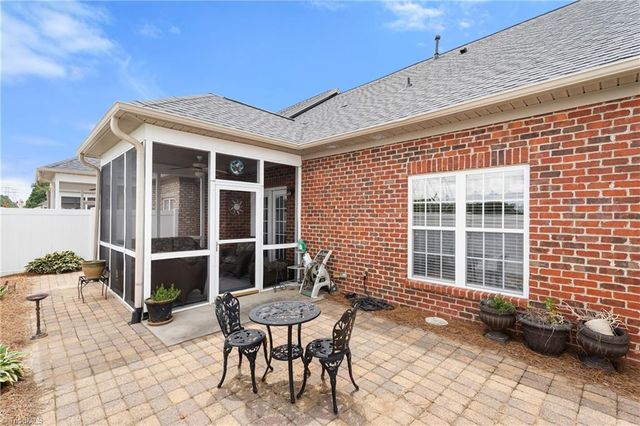 304 Pelican Lane, Clemmons, NC 27012