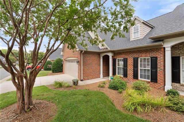 304 Pelican Lane, Clemmons, NC 27012