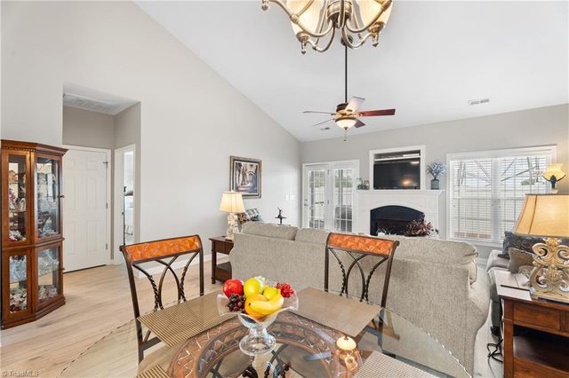 304 Pelican Lane, Clemmons, NC 27012