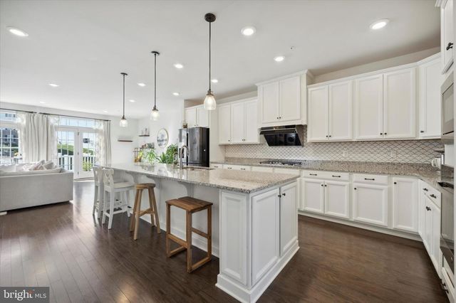 831 STONECLIFFE RD, Malvern, PA 19355