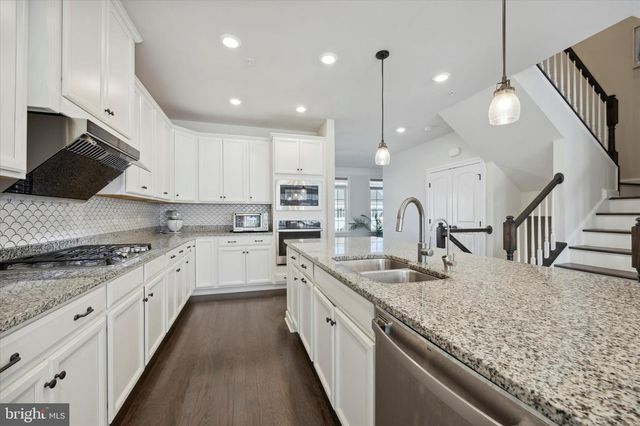 831 STONECLIFFE RD, Malvern, PA 19355