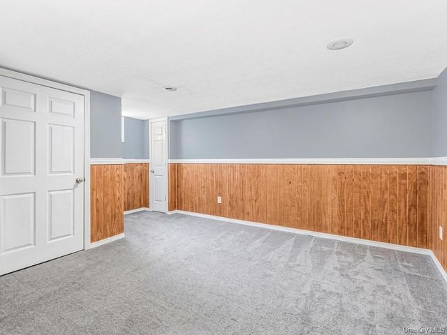 69 Cedar Avenue, New Windsor, NY 12553