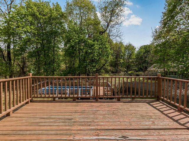 69 Cedar Avenue, New Windsor, NY 12553