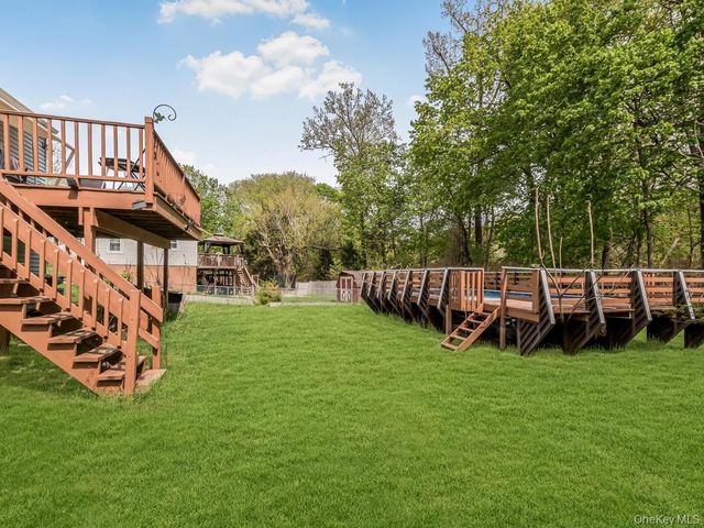 69 Cedar Avenue, New Windsor, NY 12553