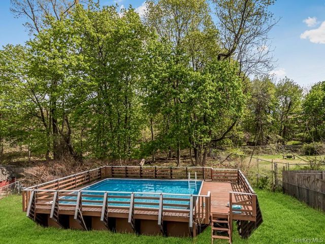 69 Cedar Avenue, New Windsor, NY 12553