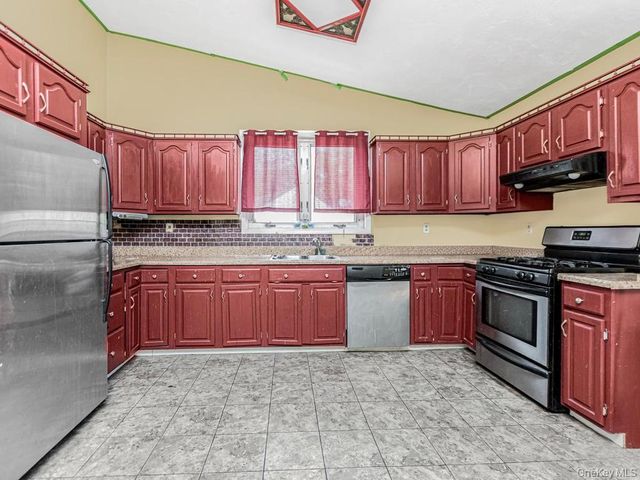 69 Cedar Avenue, New Windsor, NY 12553