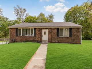 69 Cedar Avenue, New Windsor, NY 12553
