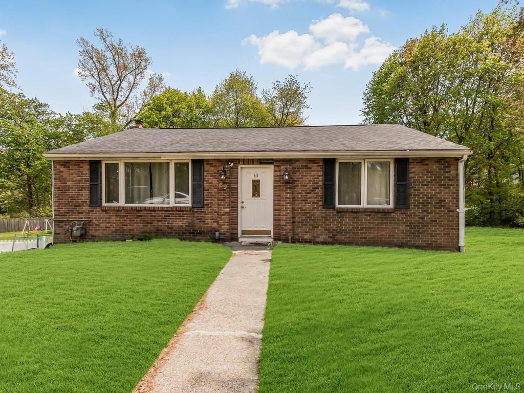 69 Cedar Avenue, New Windsor, NY 12553