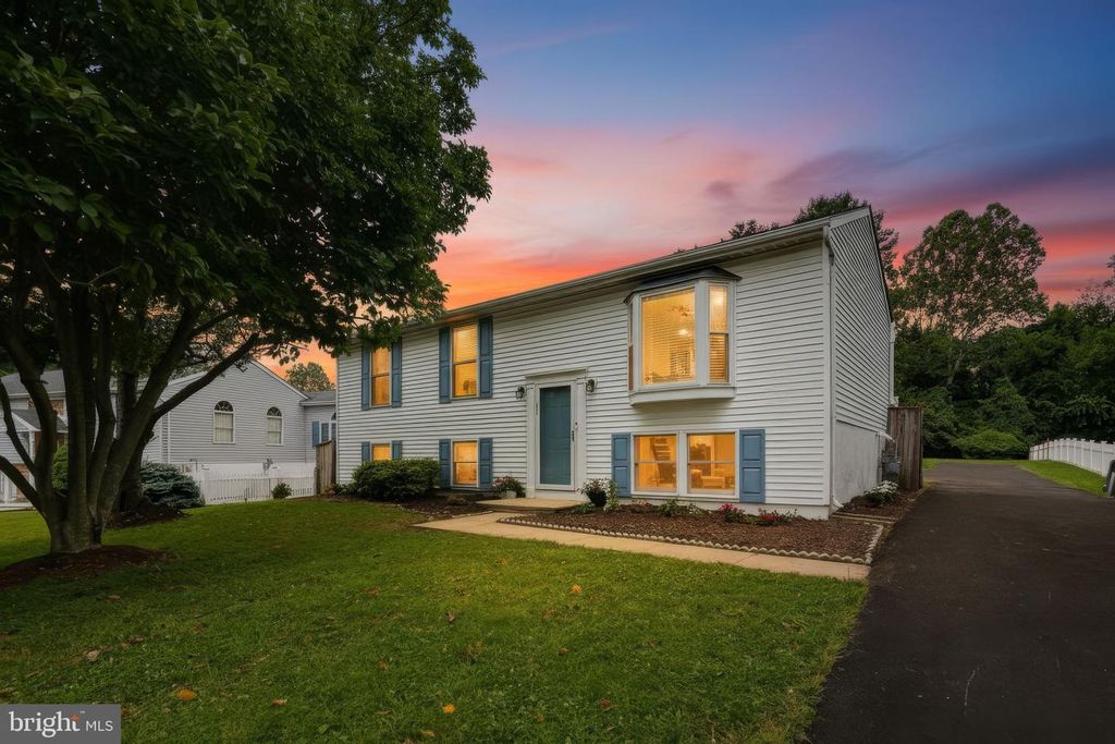 5571 HUNTING HORN DR, Ellicott City, MD 21043