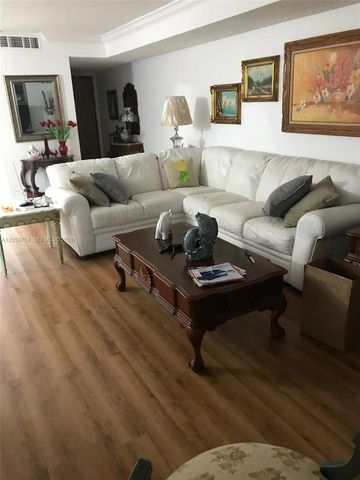 8810 SW 123rd Ct M103, Miami, FL 33186