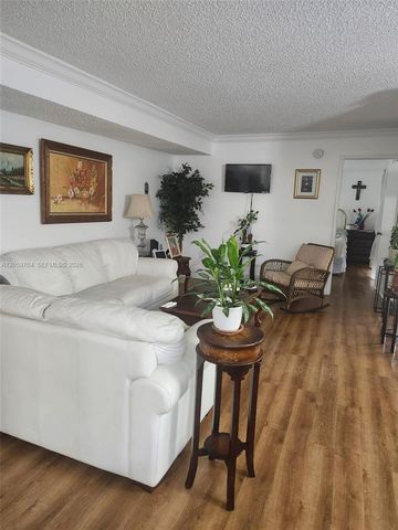 8810 SW 123rd Ct M103, Miami, FL 33186