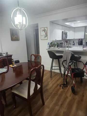 8810 SW 123rd Ct M103, Miami, FL 33186