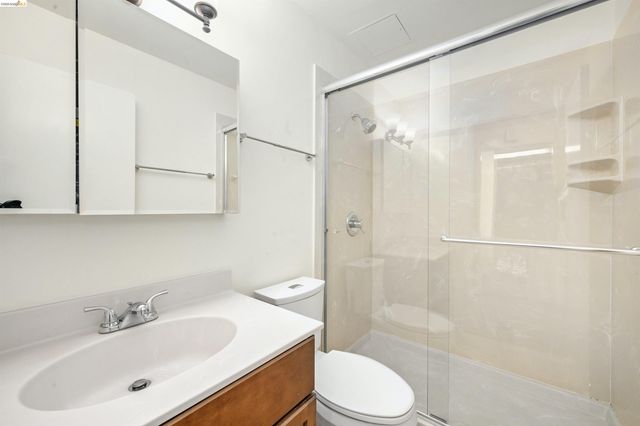 2 Commodore Drive D273, Emeryville, CA 94608
