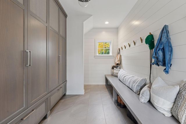 19020 Minnetonka Boulevard, Deephaven, MN 55391