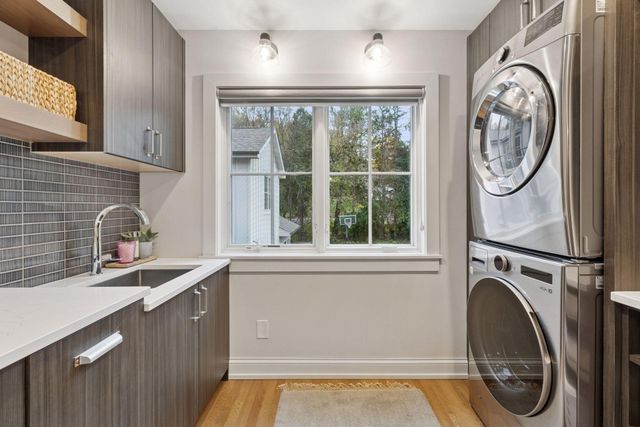 19020 Minnetonka Boulevard, Deephaven, MN 55391