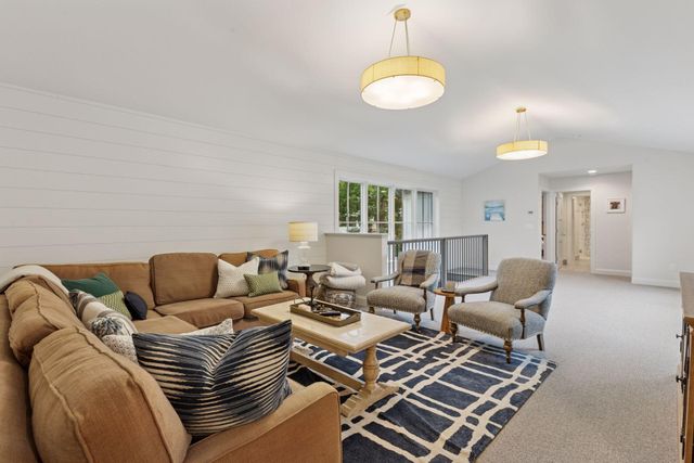 19020 Minnetonka Boulevard, Deephaven, MN 55391