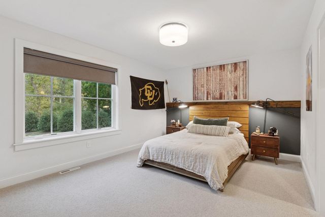 19020 Minnetonka Boulevard, Deephaven, MN 55391