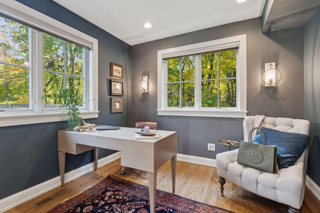 19020 Minnetonka Boulevard, Deephaven, MN 55391