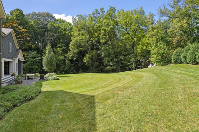 19020 Minnetonka Boulevard, Deephaven, MN 55391