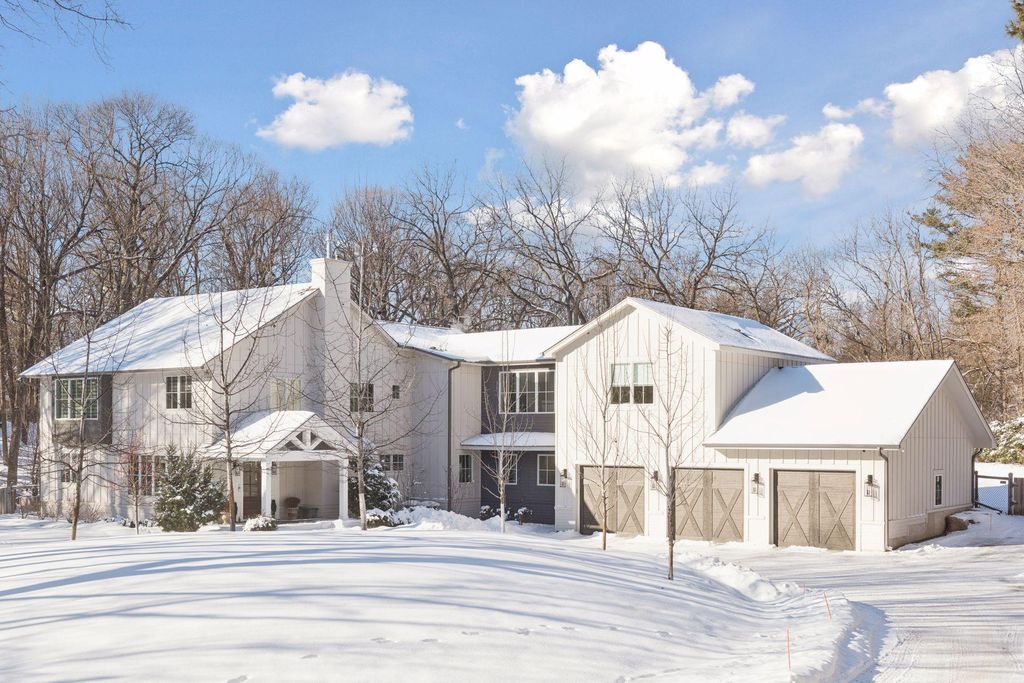 19020 Minnetonka Boulevard, Deephaven, MN 55391
