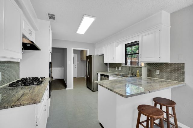 5717 Stage Line Court, Arlington, TX 76017