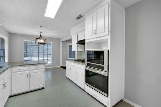 5717 Stage Line Court, Arlington, TX 76017