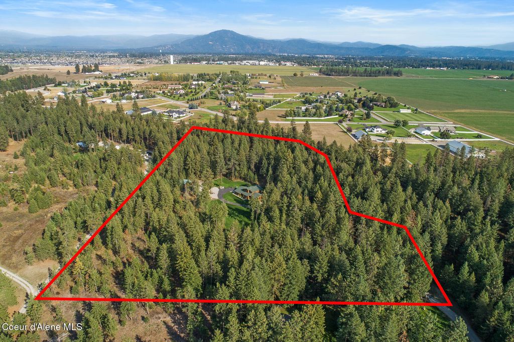 5999 E ROGER DR, Post Falls, ID 83854 photo 2