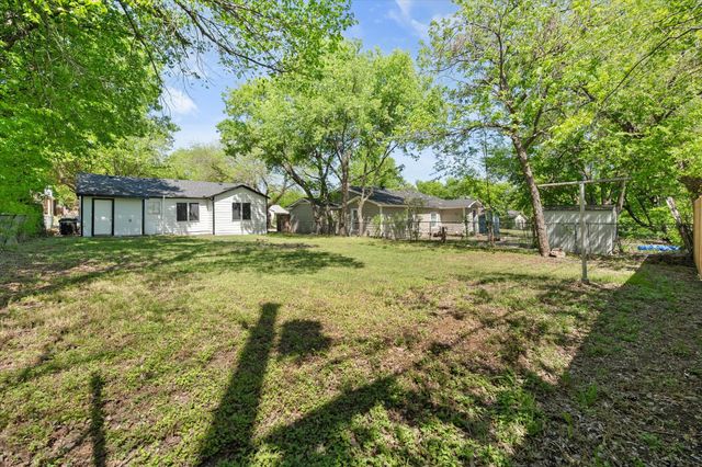 8225 Carlos Street, White Settlement, TX 76108