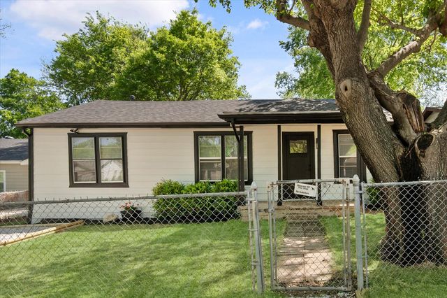 8225 Carlos Street, White Settlement, TX 76108