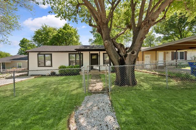 8225 Carlos Street, White Settlement, TX 76108