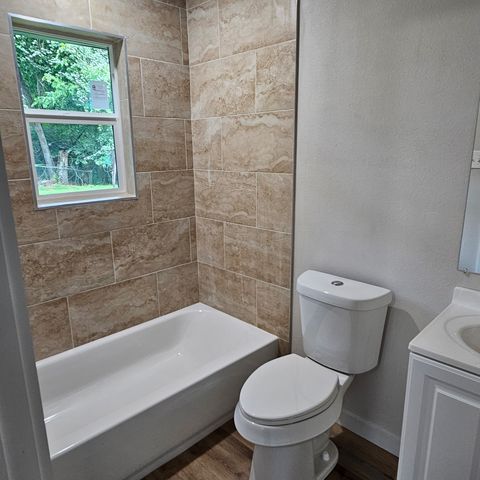 2901 Silkwood Street, Dallas, TX 75215
