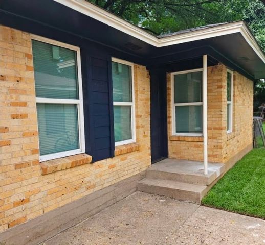 2901 Silkwood Street, Dallas, TX 75215