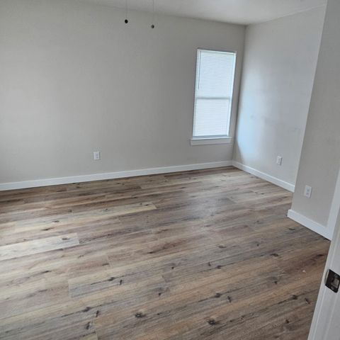 2901 Silkwood Street, Dallas, TX 75215