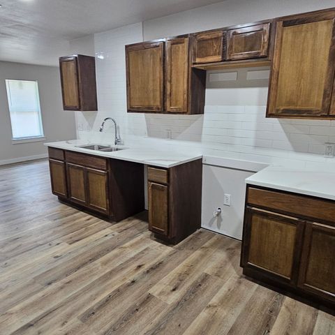 2901 Silkwood Street, Dallas, TX 75215