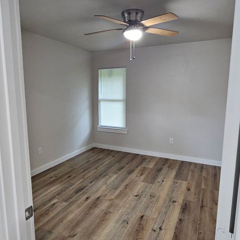 2901 Silkwood Street, Dallas, TX 75215