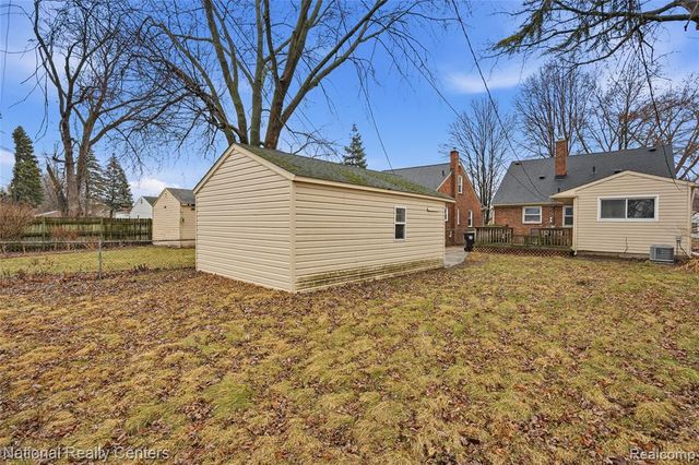 9376 Dixie, Redford, MI 48239