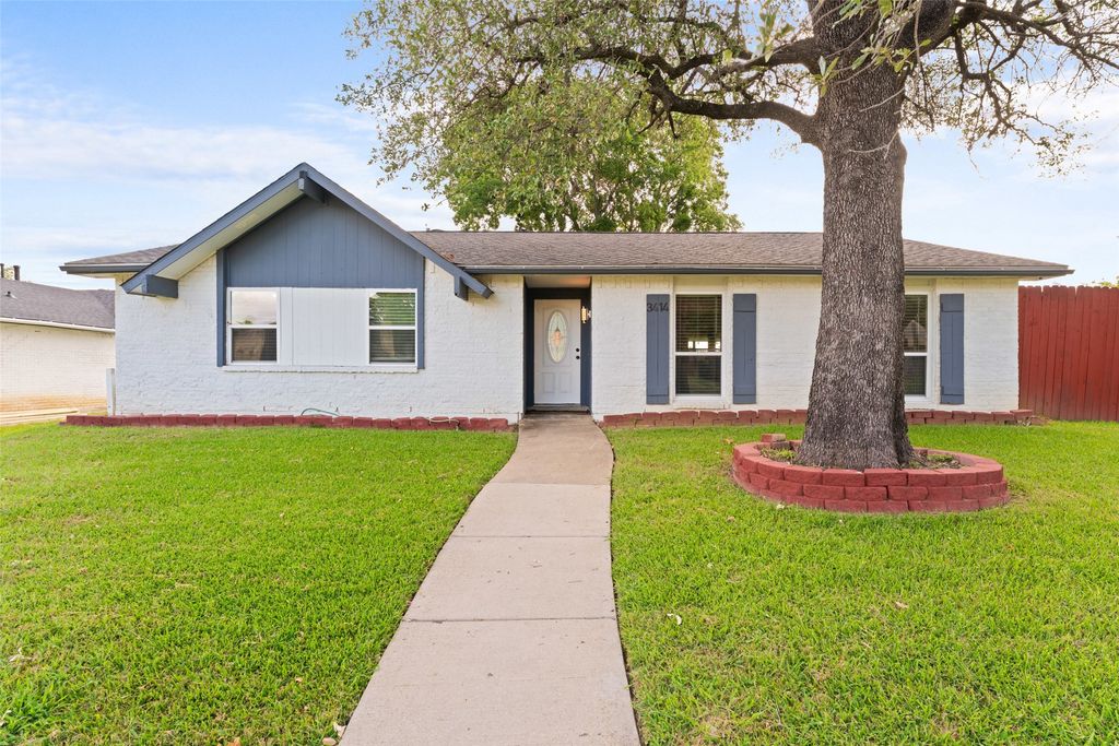 3414 Country Club Drive, Grand Prairie, TX 75052