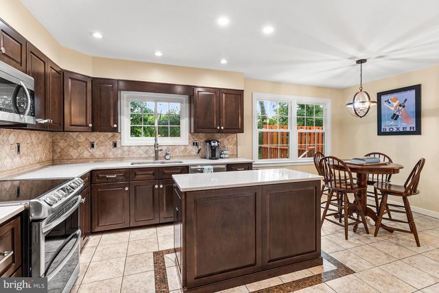 20 CINNAMON DR, Hockessin, DE 19707