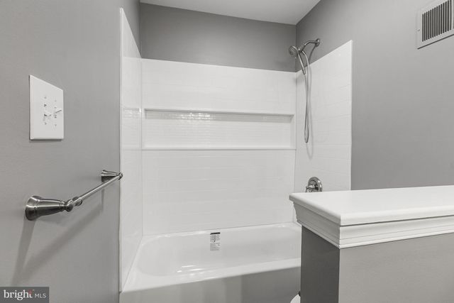 20 CINNAMON DR, Hockessin, DE 19707