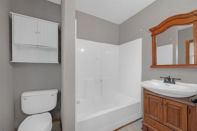 127 N Adams St, Cheney, KS 67025