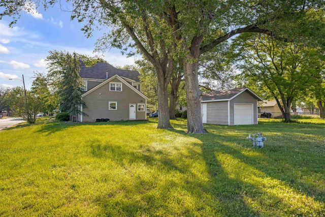 127 N Adams St, Cheney, KS 67025