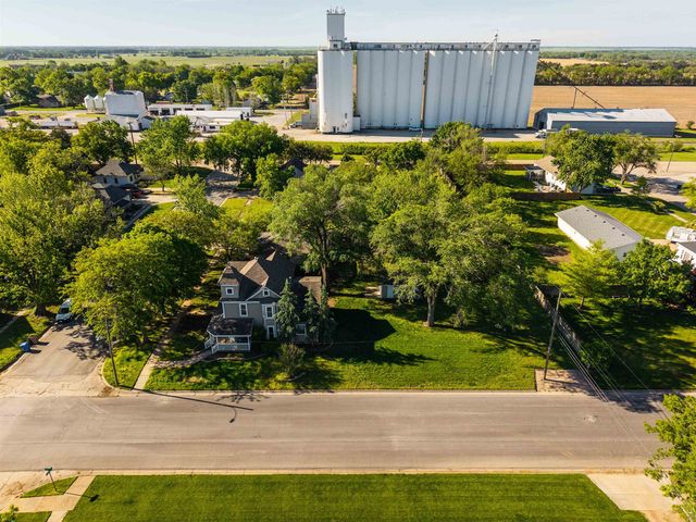 127 N Adams St, Cheney, KS 67025