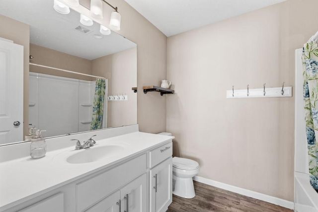 527 Pond View Drive SE, Lonsdale, MN 55046