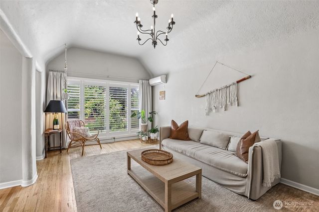 304 W 32nd Street, Vancouver, WA 98660