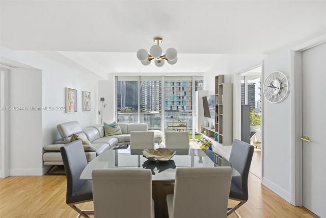 92 SW 3rd St 1604, Miami, FL 33130