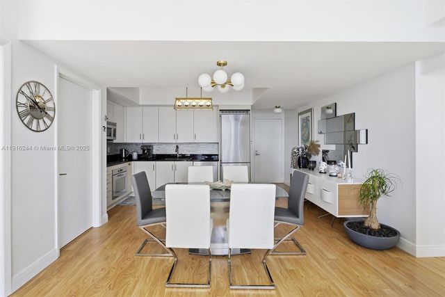 92 SW 3rd St 1604, Miami, FL 33130