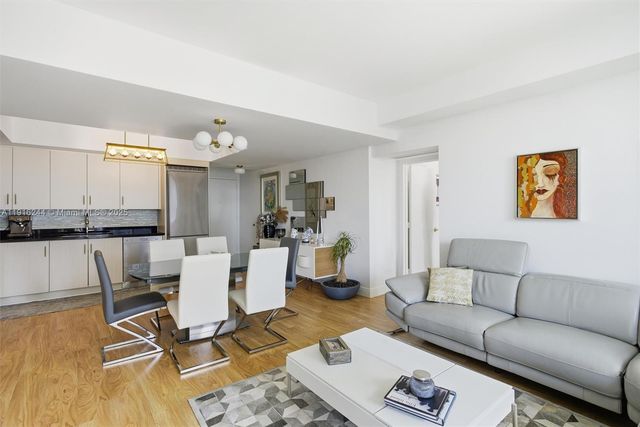 92 SW 3rd St 1604, Miami, FL 33130