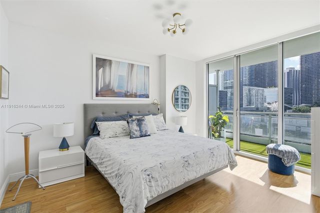 92 SW 3rd St 1604, Miami, FL 33130