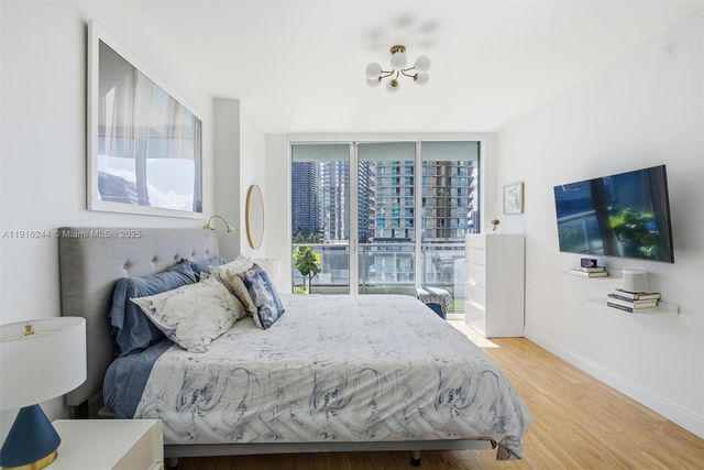 92 SW 3rd St 1604, Miami, FL 33130